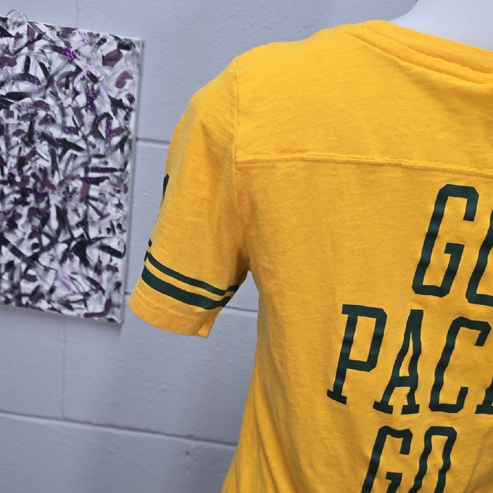 PINK Victoria's Secret Greenbay Packer Graphic Tee - Picture 13 of 16